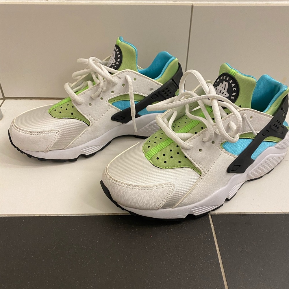 Nike Huarache size 7.5 women’s - lightly used